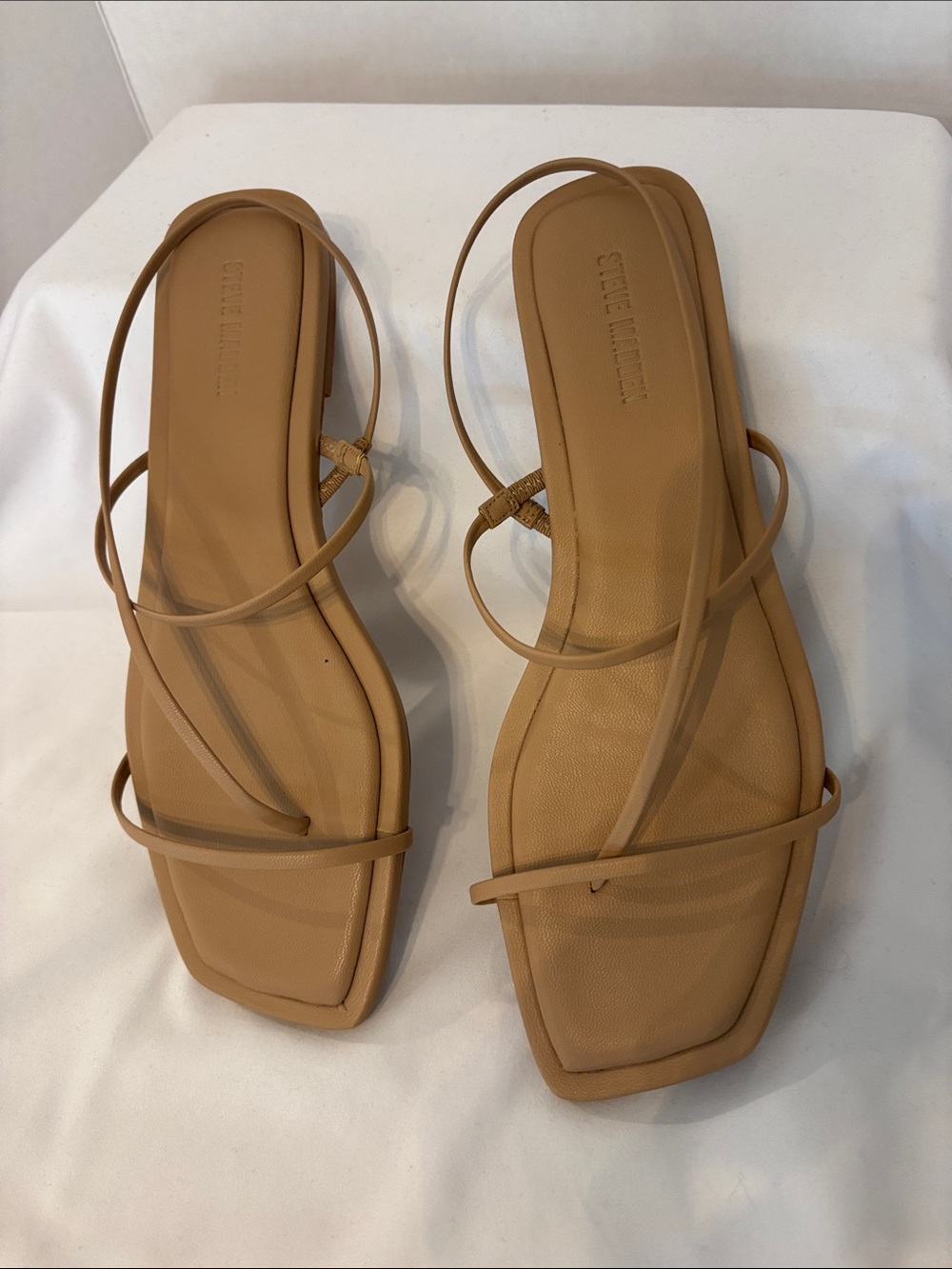 Steve Madden women’s Nude Tan Minimal Strappy Sandals - Size 9.5M
